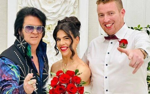 克里夫妇本周在拉斯维加斯秘密结婚，甜蜜许下“我愿意”承诺
